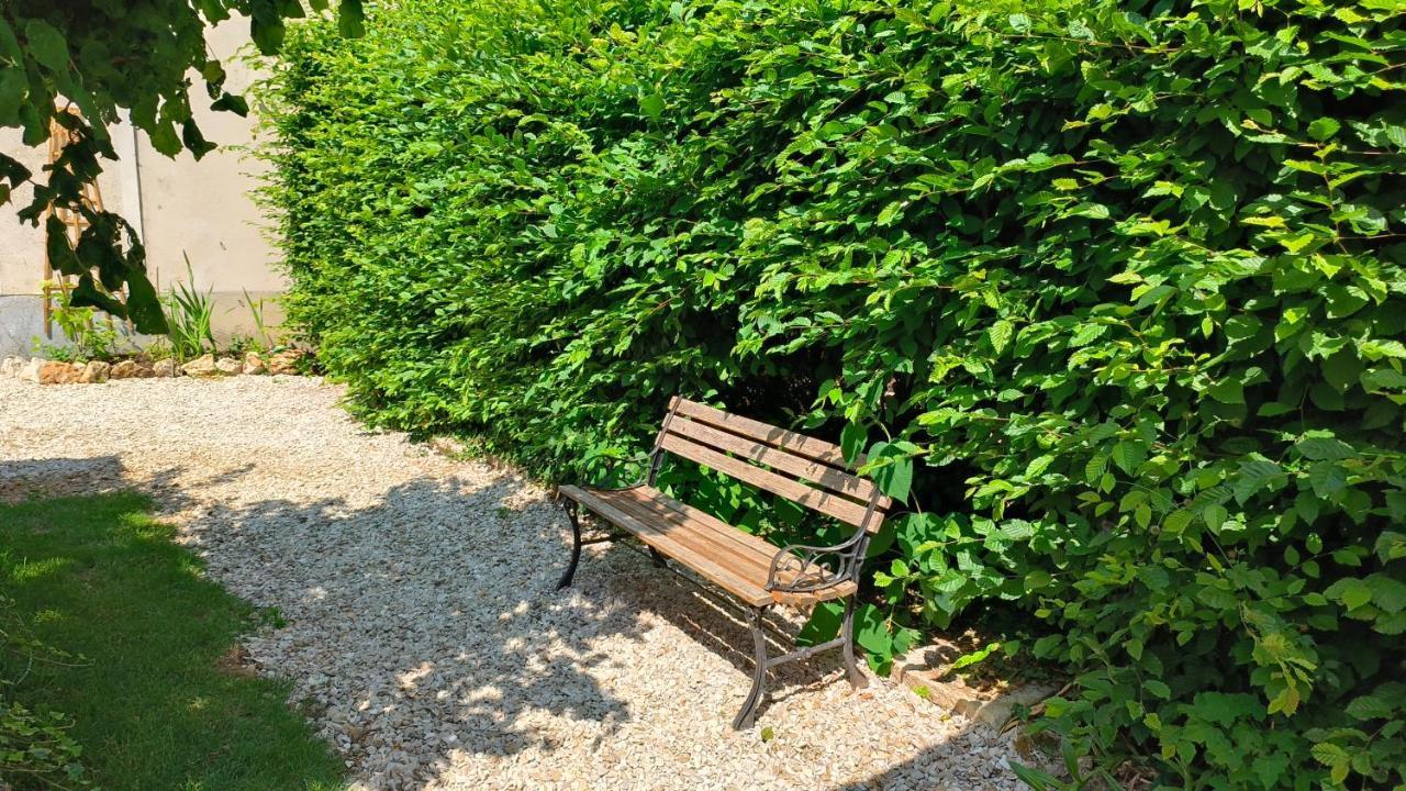 לינה וארוחת בוקר Crecy-la-Chapelle Le Grand Barrois מראה חיצוני תמונה